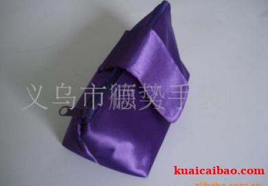 <span>化妆包<span>丝光革三角形欧美